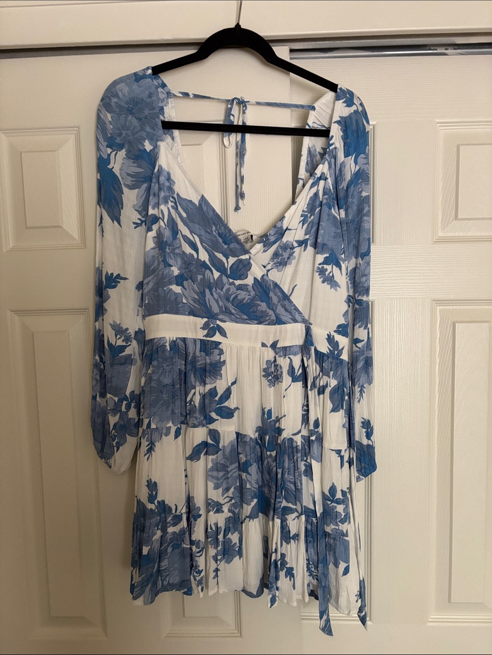 Blue Floral V-Neck Long Sleeve Dress